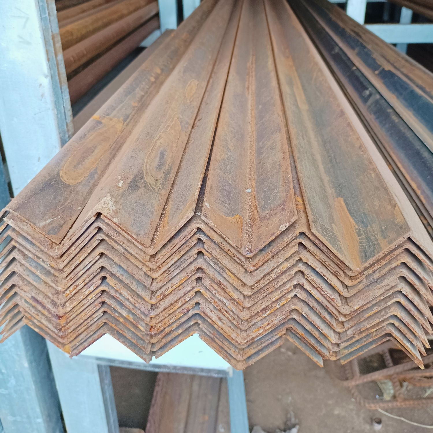 Kątownik 40x40 x 2mm 150cm Stalowy Zimnogięty 1,5m - obrazek 3